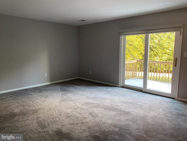 Building Photo - 76 Yellowwood Dr