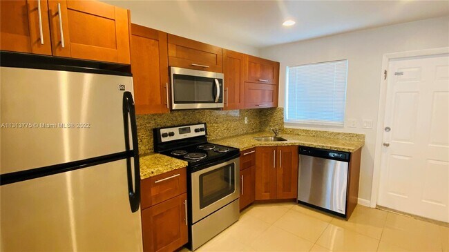 Foto del edificio - 808 NE 2nd St