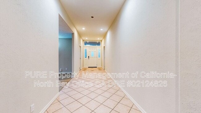 Building Photo - 2450 Grosse Ave