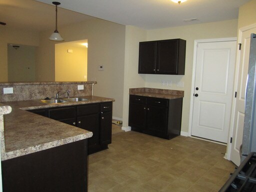 Building Photo - 122 Kenmore Ct