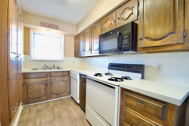 Building Photo - 804 N 62nd St