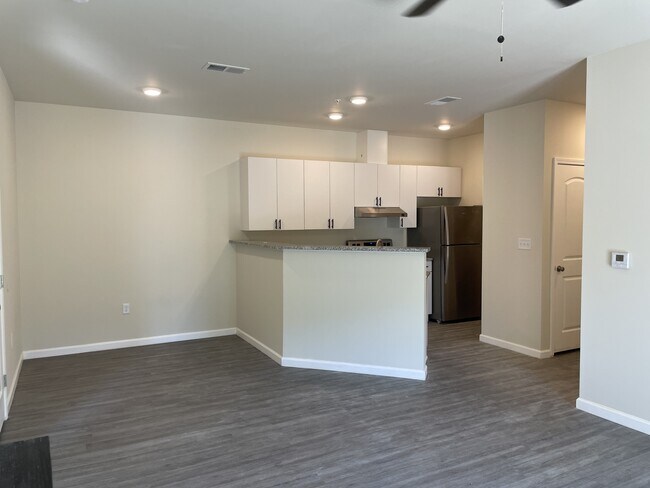 Building Photo - 214 Harmony Mdws Ct
