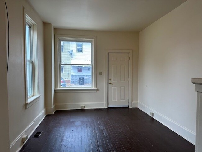 Foto del edificio - 2 Bedroom 1 Bathroom Harrisburg School Dis...