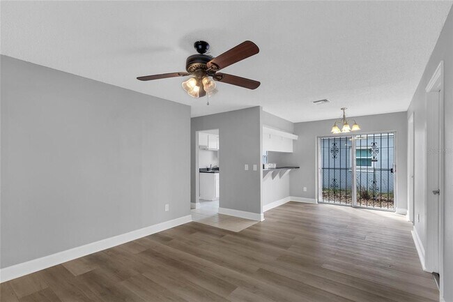 Building Photo - 501 W Herriot Ave