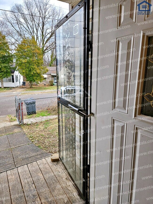 Building Photo - 515 Ben Hur Ave