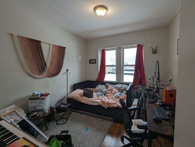 Building Photo - 157-149 Hemenway St