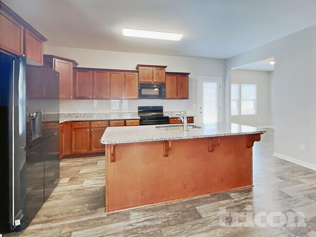 Foto del edificio - 176 Hidden Lakes Rd
