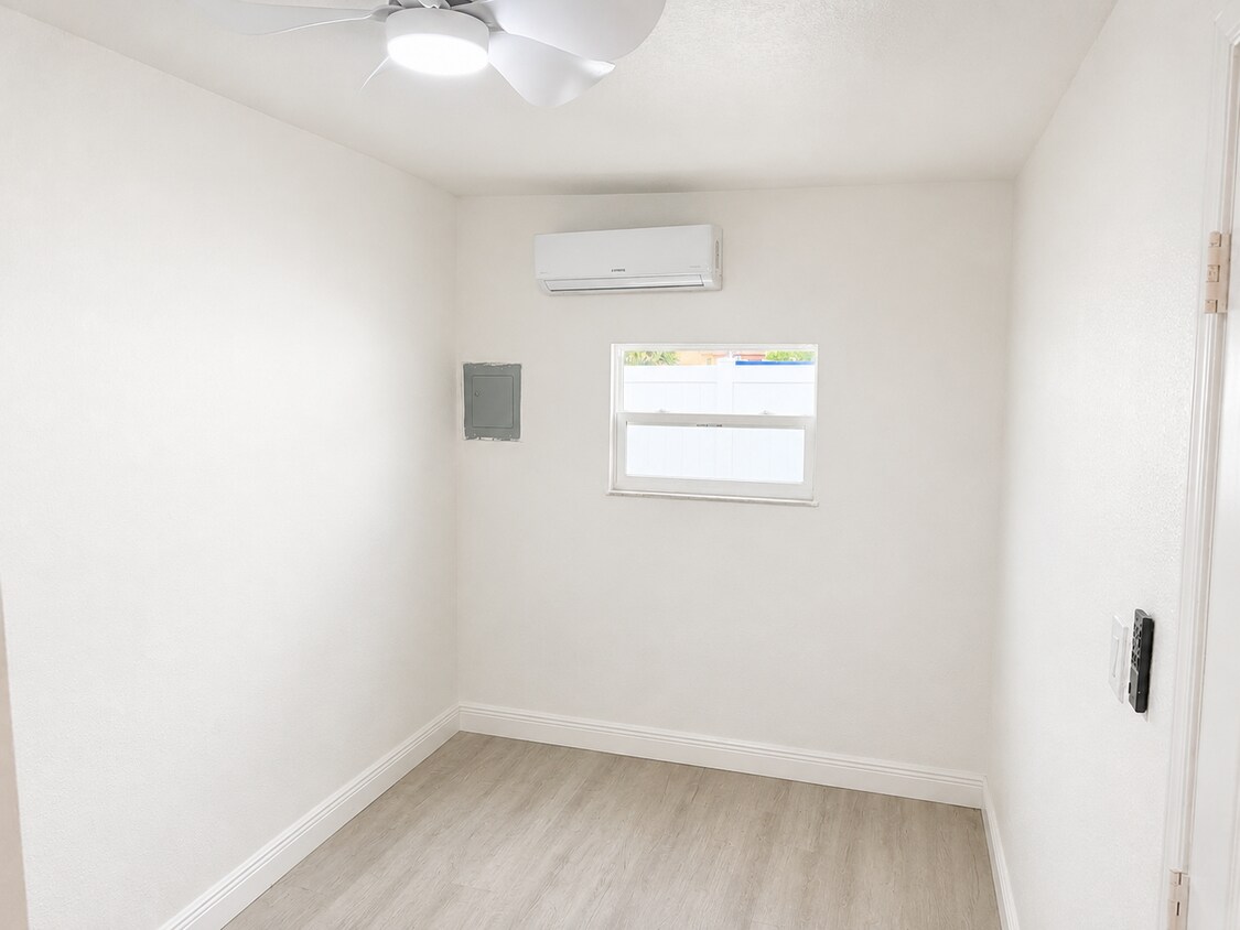 Foto del edificio - Charming and fully renovated 1-bedroom, 1-bath ADU for Lease!! Landscaping/Utilities Included