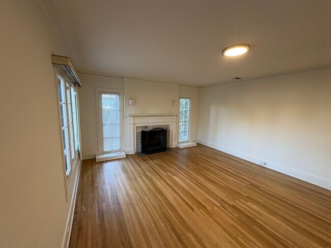 Building Photo - 894 S Los Robles Ave