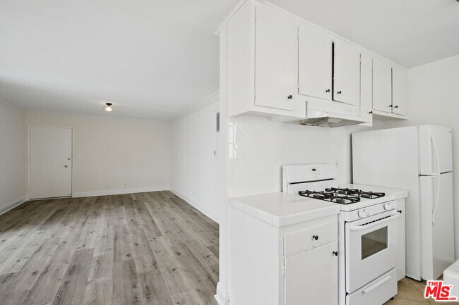Foto del edificio - 7540 Hampton Ave