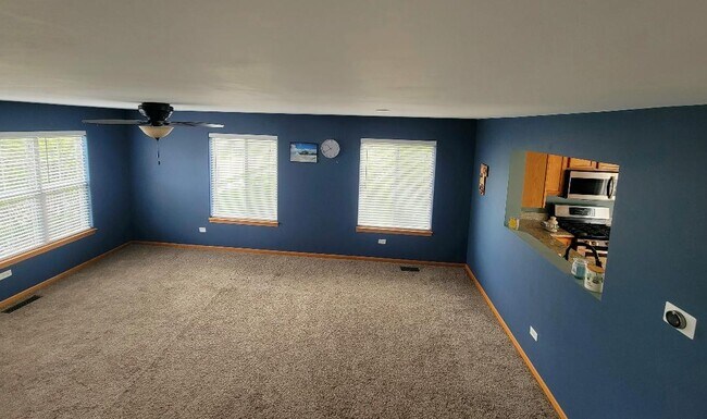 Foto del edificio - 590 Berry Ridge Dr