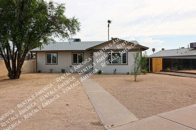 Foto del edificio - Newly Remodeled 3 bedroom home in Glendale!