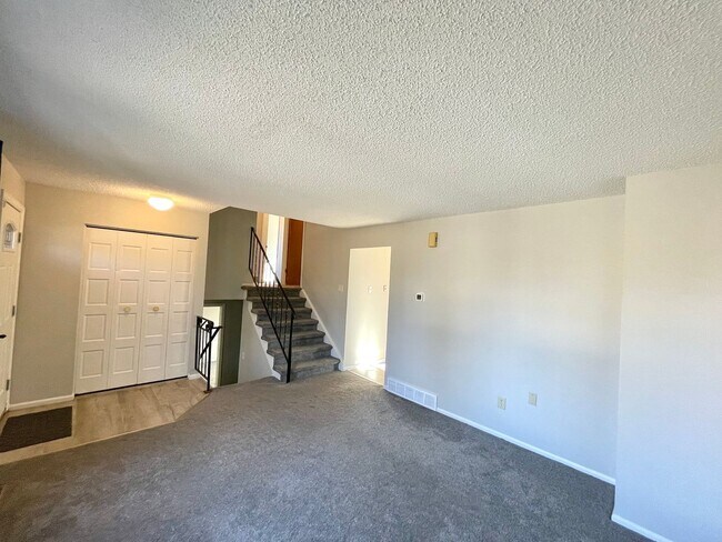 Foto del edificio - Beautiful updated 3 bedroom 2 bath home in Greeley!