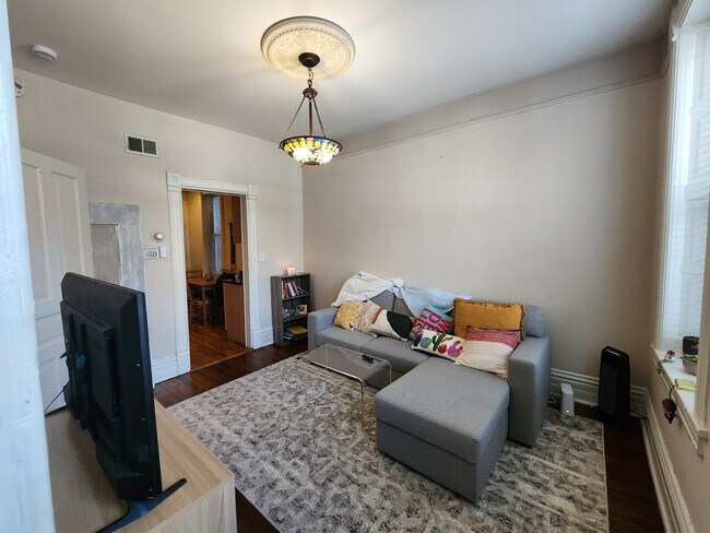 Foto del edificio - 1623 N Hermitage Ave