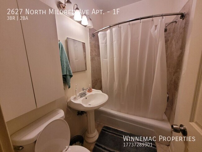 Foto del edificio - 2627 N Mildred Ave