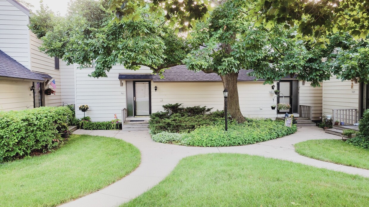 Primary Photo - 561 Dunham Rd