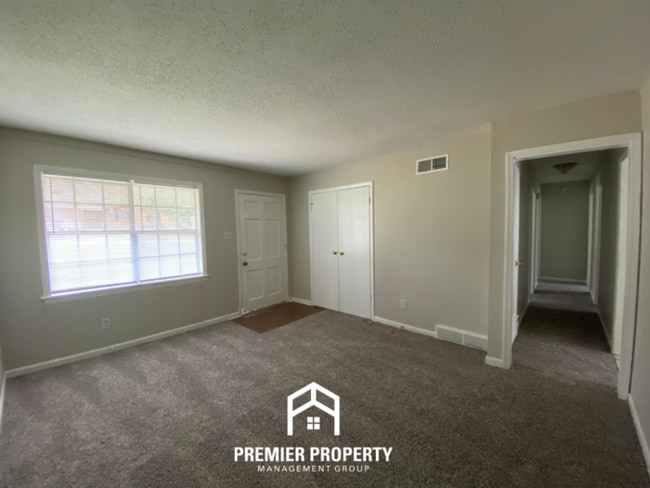 Building Photo - 4254 Windermere Rd