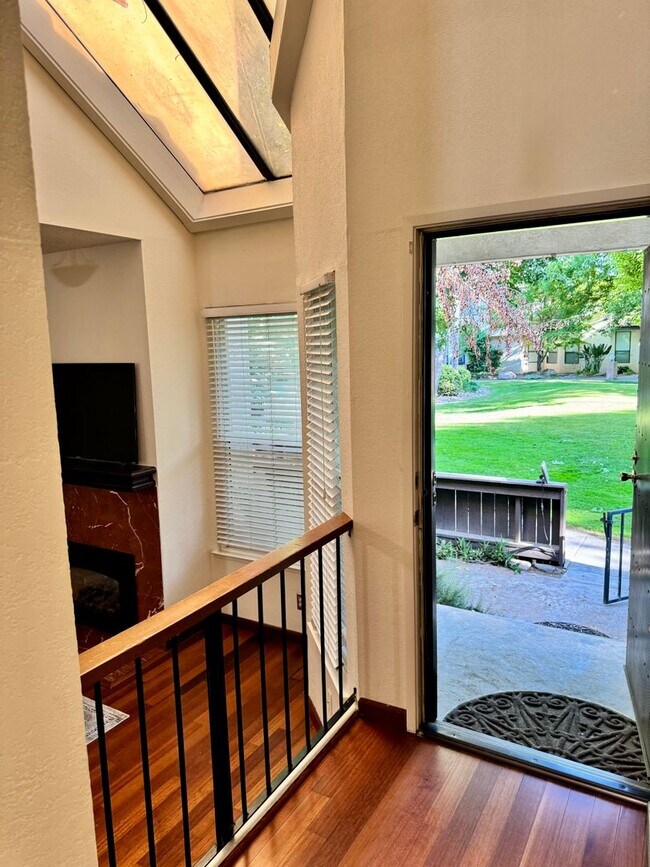 Foto del edificio - 2 Bedroom, 2 Bath Condo