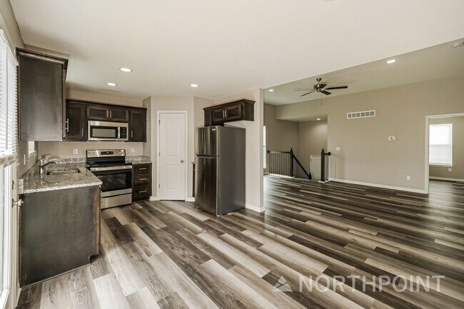 Foto del edificio - 4 BR/3BA | Newly Renovated Single Family Home | 1-Car Covered Parking | Huge backyard!