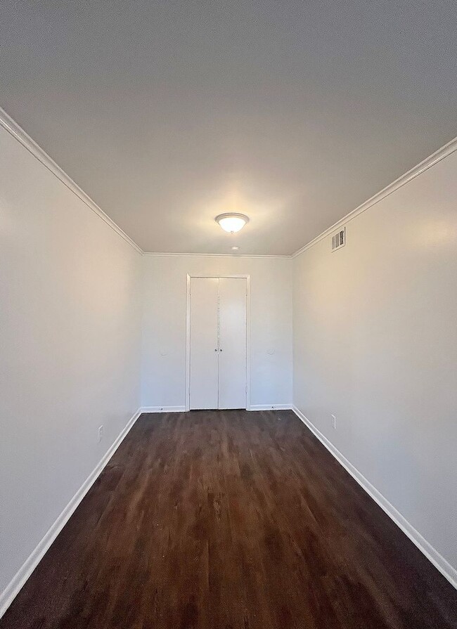 Building Photo - This 3/2/1 Nestled on Oversized Lot in Ced...