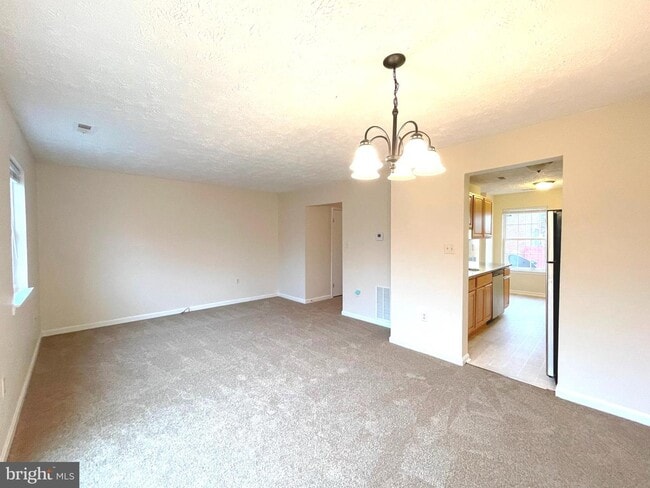 Building Photo - 21845 Ronald Dr
