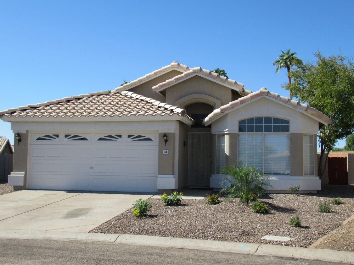 Foto principal - Spacious Home in Superstition Springs!