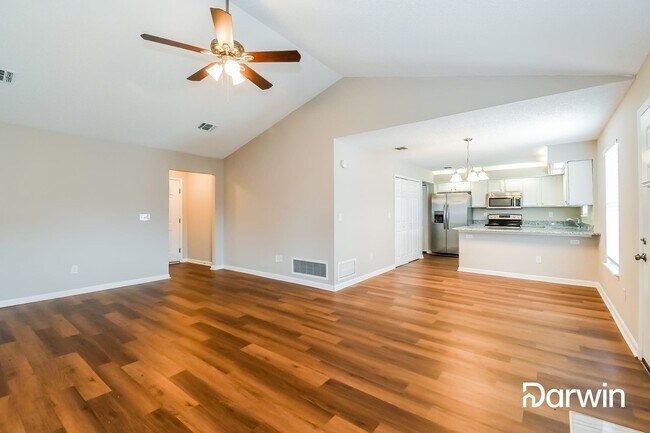 Foto del edificio - 8468 Pikes Peak Dr N