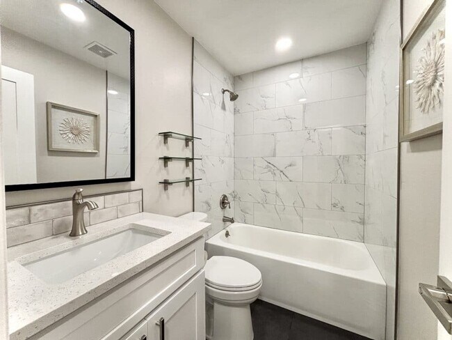 Foto del edificio - 2Br/2Ba Apartment in East Boulder Fourplex