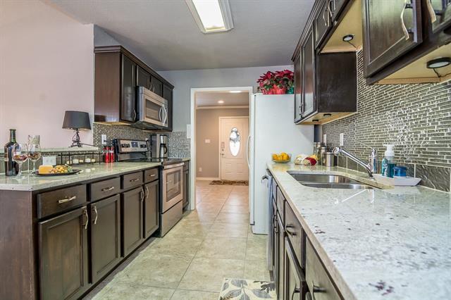 Building Photo - 1300 Woodland Ct