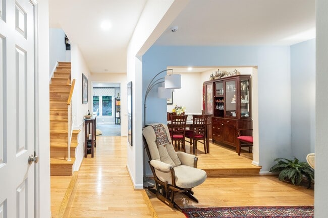 Building Photo - 9843 Campbell Dr