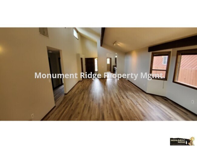 Building Photo - 392 Ridge View Dr