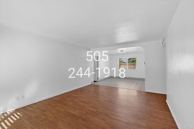 Foto del edificio - 8503 Menaul Blvd NE