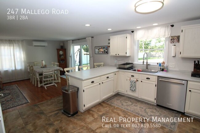 Foto del edificio - 3 BD Home in Barrington available for a 12...