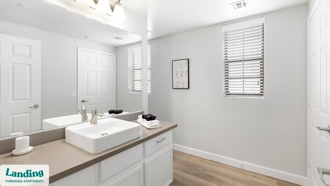 Building Photo - 9242 W Russell Rd