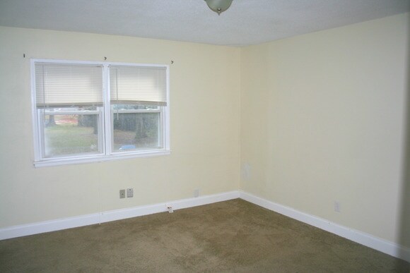 Building Photo - 300 E McPherson Dr