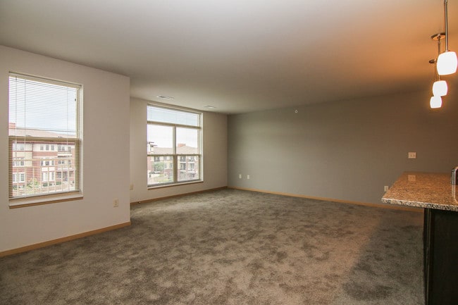 Building Photo - Metro View Apartments