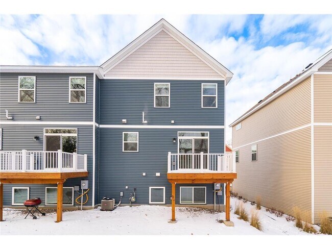 Building Photo - 9642 Olive Ln N