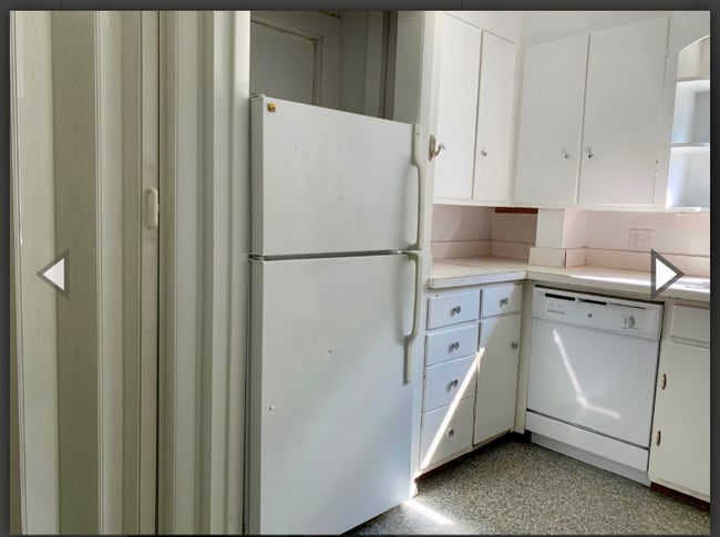 Building Photo - 918 Danby Rd