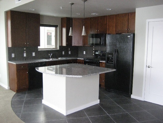 Building Photo - 2535 Knollwood Dr 2202 - 2 BR - Rya Suites