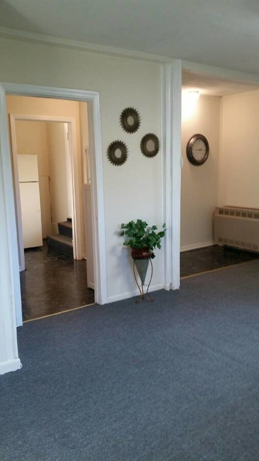 Bedroom/Sitting Room - 101 Woodcrest Dr