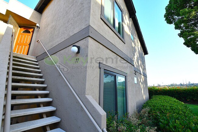 Foto del edificio - La Mesa | Rancho San Diego | End unit Cond...