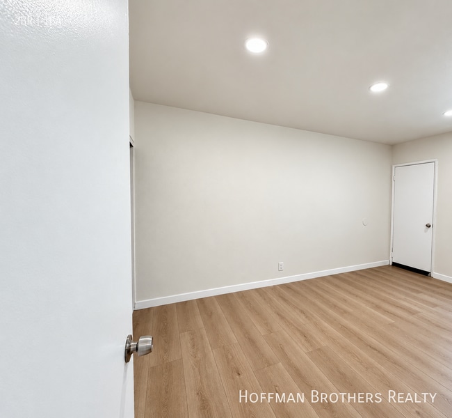 Building Photo - 7339 Woodman Ave