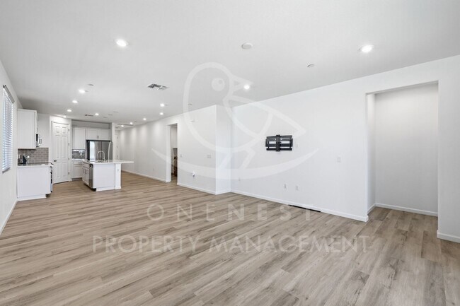 Foto del edificio - 4-bedroom, 2-bathroom home in the sought-after Seasons at Riverton South community in Plumas Lake