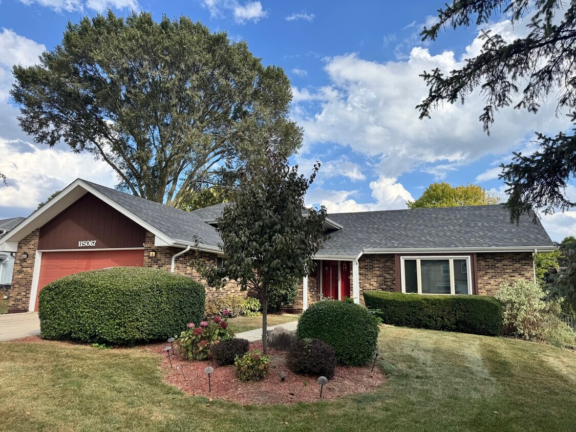 Foto principal - 11S067 West St