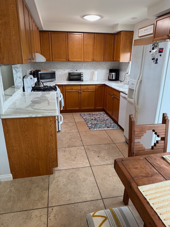 Building Photo - 4830 Amalfi Way