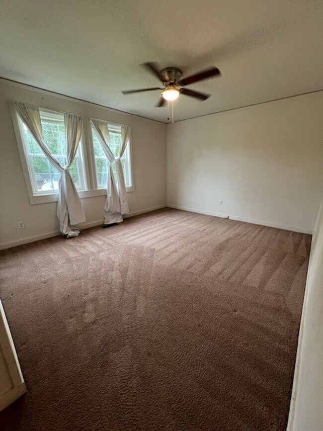 Foto del edificio - 309-311 Rose Ln