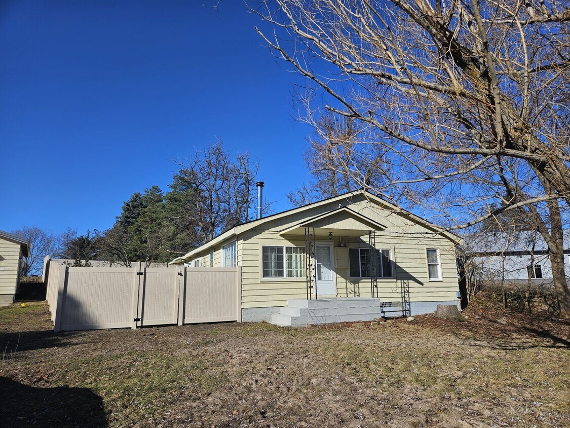 Primary Photo - 489 S. Corbin Rd.