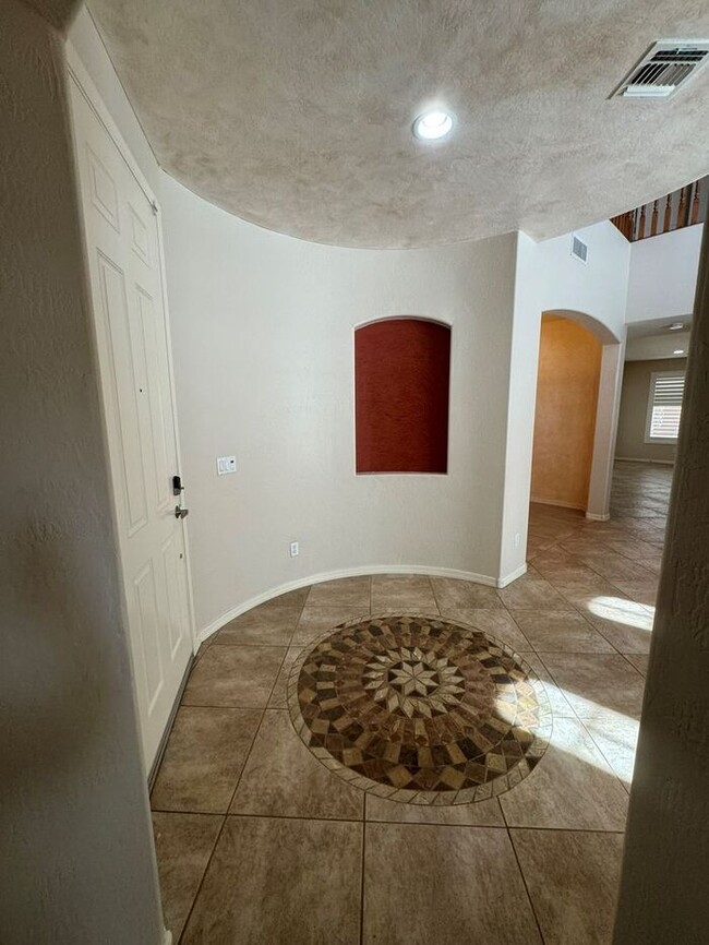Building Photo - Spacious, Updated Home in Chandler!