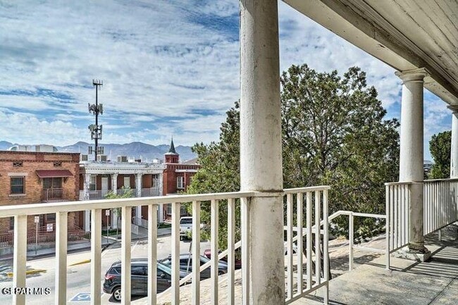 Foto del edificio - 505 W Missouri Ave