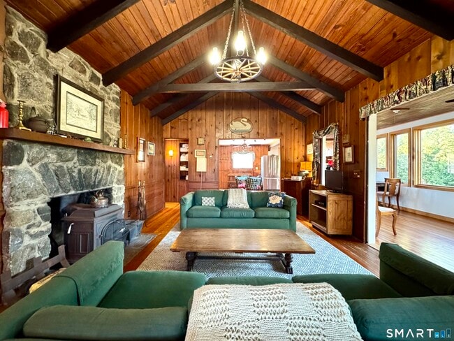 Building Photo - 10 Sunset Trail